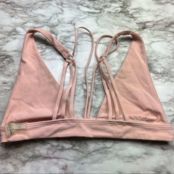 ❤️ Beach Bunny Larson Blush High Apex Halter Bikini Top - Picture 9 of 14